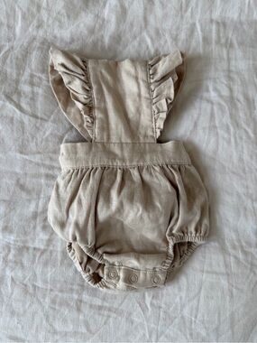 OAT Linen Flutter Sleeve Bloomer Romper in Petal 0-3 Months